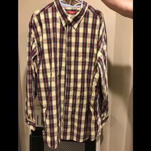Izod men’s shirt xxl- it needs to be ironed but it is a nice shirt